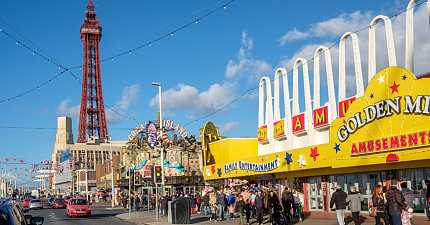 BLACKPOOL TAXI TENSIONS ESCALATE AS UBER DRIVER CLAIMS HE WAS THREATENED BY CABBIES