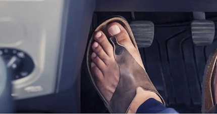IS IT LEGAL TO DRIVE WEARING FLIP FLOPS OR SLIDERS
