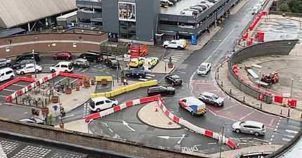 LEEDS CABBIES STATION CHAOS AND LOST BUSINESS CONTINUES AS DROP OFF DELAYS DRAG ON