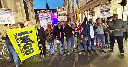 LONDON PRIVATE HIRE DRIVERS DISRUPT TFL GALA IN PROTEST AGAINST DRIVERLESS CARS