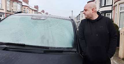 BIRKENHEAD CABBIE TERRIFIED AS FLYING ICE SHATTERS WINDSCREEN ON M53