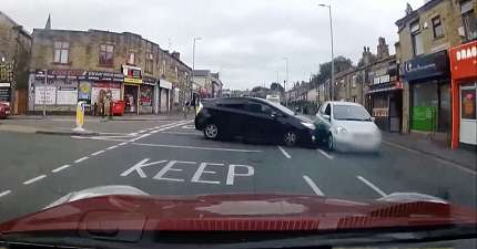 DRIVERS WARNED OVER MULTI MILLION POUND CRASH FOR CASH SCAMS