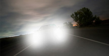 GOVERNMENT ORDERS PROBE INTO DAZZLING HEADLIGHTS AFTER 216 CRASHES