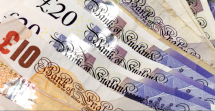 TAXI STOPPED ON M6 YIELDS 11000 CASH STUFFED IN SANDWICH BAG UNDER SEAT